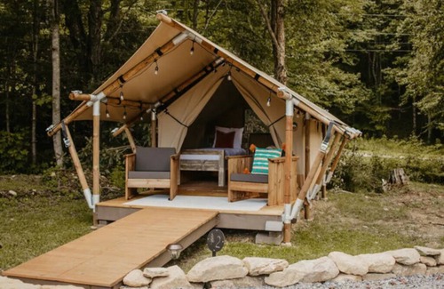 Flag Pond Cabin | The Sorrell Unit 2 - Glamping Retro