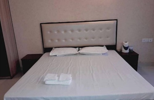 Vrindavan Apartment | The spacenHare Krishna Orchid, Vrindavan Studio Apartment for Family and Friend