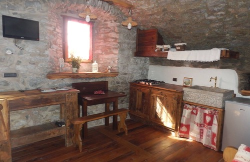Artaz Vieu House | The spectacular sunset. Cozy Alpine dwelling WI-FI