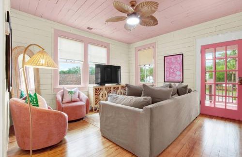Savannah Beach Apartment | The Splash Inn Estate 4 BDR Home w Heated Pool