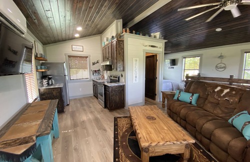 Caldwell Other | The Stablehouse at Copperas Creek - A Fully Renovated Relaxing Retreat