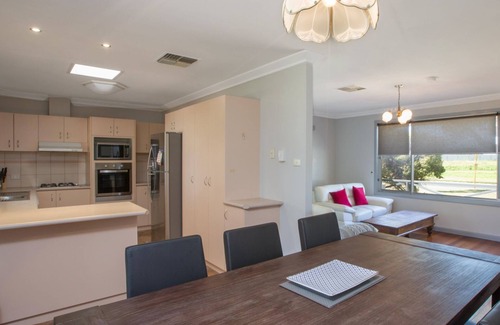 South Bunbury House | The Stables - Home Stay