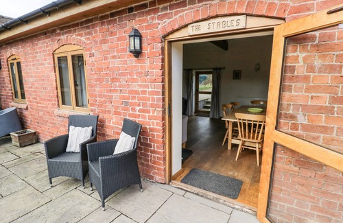 Little Cowarne Cottage | THE STABLES, pet friendly, with a garden in Little Cowarne