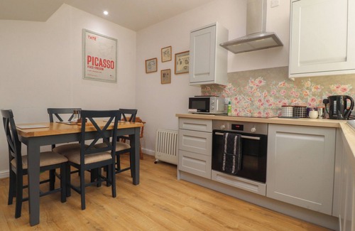 Trawden Cottage | THE STABLES, pet friendly, with a garden in Trawden