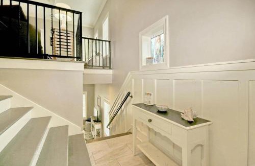 North Litchfield Beach House | The Starfish: Near Huntington Beach State Park