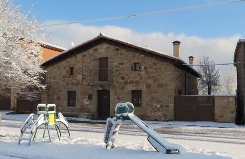 Hontoria del Pinar Cottage | The Stone House of the Village for 10 people