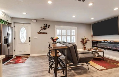 Cedar Hills Apartment | The Suite at the Cedars