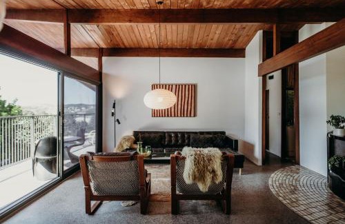Fingal Bay House | The Sundowner, 25 Lentara St - luxury pet friendly retreat with pool