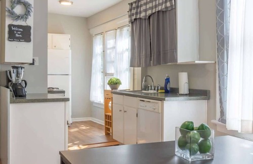 Columbus Apartment | The Sunny Southern Manse Front Unit Walk Downtown