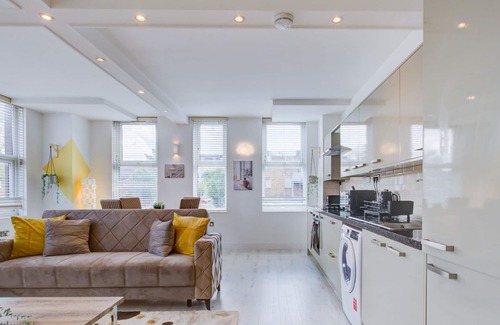 Sutton Central Apartment | The Sunshine, 1 Bed Apartment, High St, Sutton