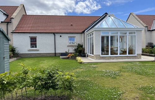 Kingsbarns Cottage | The Swallows, Kingsbarns - a cottage that sleeps 5 guests in 3 bedrooms