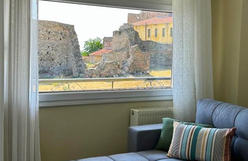 Sykies Apartment | The Three Views