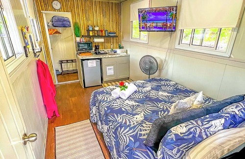 Pahoa Cabin | The Tiki Hut Retreat Experience