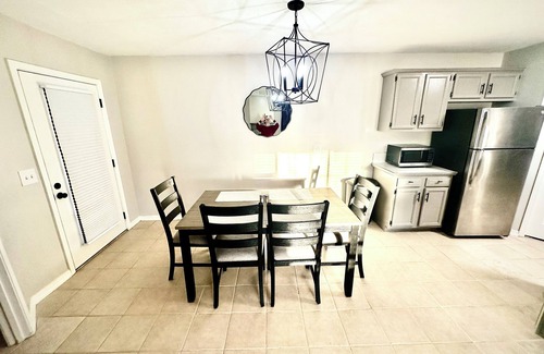 Flowood House | The Tiled Waters Retreat