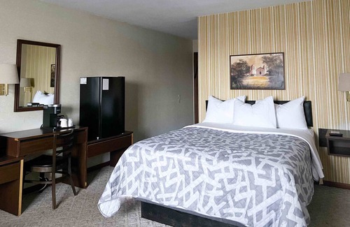 Slayton Hotel | The Trail Inn - Slayton, MN - HWY 59