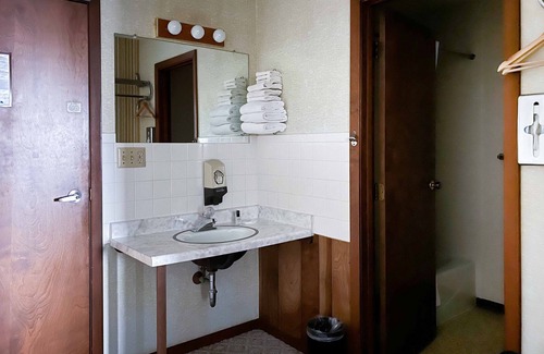 Slayton Hotel | The Trail Inn - Slayton, MN - HWY 59