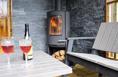 Mouswald Cottage | The Tranquil Orchard - Woodpecker-UK31339