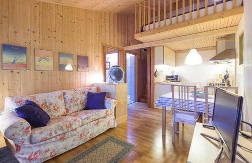 Arcugnano Apartment | The Transparent House: "The Hydrangea" App. in villa-pool-CIN: IT024006B4U4264US9