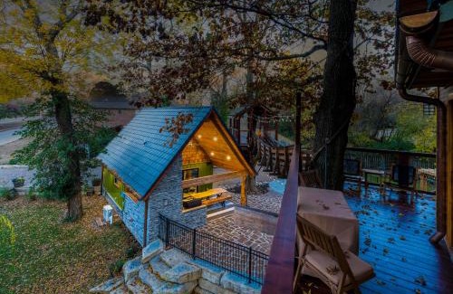 Bentonville Villa | The Tree House in Bentonville