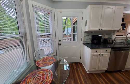 Richmond House | THE TREEHOUSE AT SHORT PUMP! Adults Welcome! Luxury! Outdoor Fun! Fios Wifi/TV!