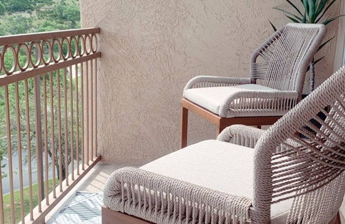 Boerne Condo | The Troubadour at Tapatio Springs Resort- Golf, Swimming Pool, Restaurant & Bar.