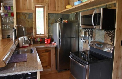 Moricetown House | The TTT Cabin - L.D.R.
