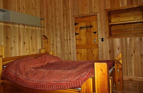 Moricetown House | The TTT Cabin - L.D.R.