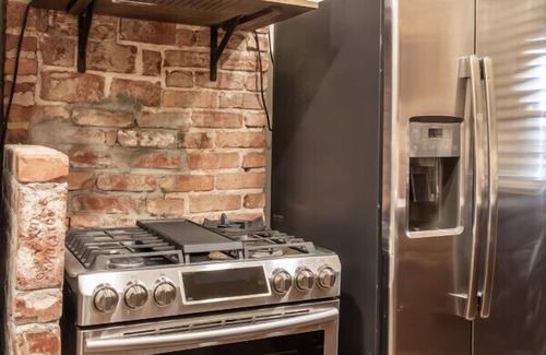 Maple Ridge Apartment | The Tulsa Edge | Modern Design, Downtown Proximity