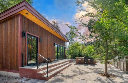 Sandy Ski Chalet | The Two Cottonwoods Ski Cabins
