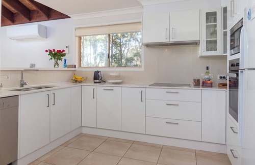 Denhams Beach Villa | THE ULTIMATE EXPERIENCE- DIRECT BEACH FRONT VILLA WITH AMAZING VIEWS