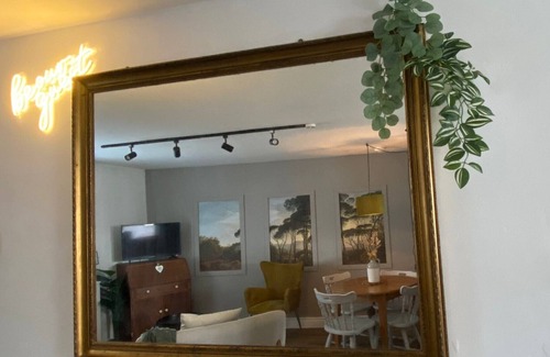 Holworth Apartment | 'The Unique House - @ great location - BOVINGTON'