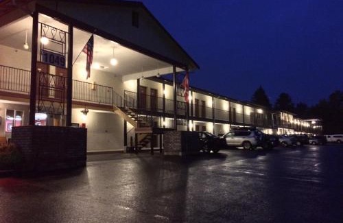 Centralia Hotel | The Varsity Inn North
