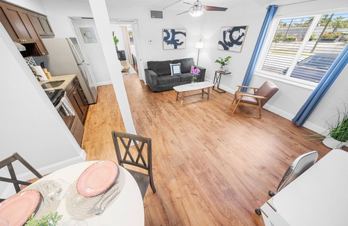 Central Oakland Park Apartment | The Victor Apartments by Lowk