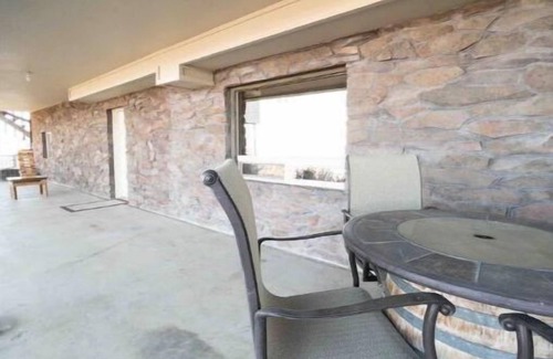 Brownstown Apartment | The View House—Just minutes from SOZO.