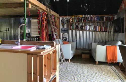 Haslemere Apartment | The Wackery