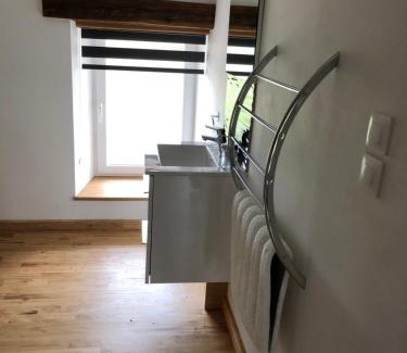 Le Dorat Bed & Breakfast | The Walnut Tree Chambre d'Hotes