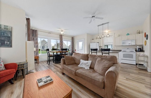 Cherry Valley House | The Warbler - 12 Meadowview