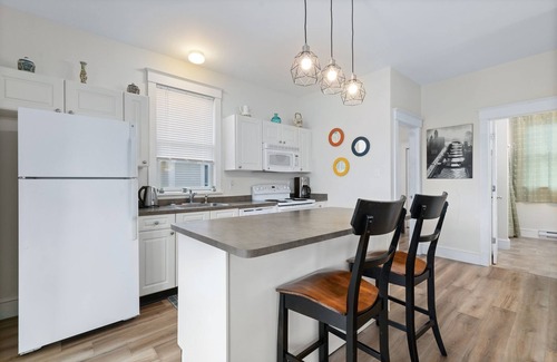 Cherry Valley House | The Warbler - 12 Meadowview