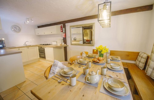 Devon Cottage | The Warren - Dog friendly cottage sleeping 7