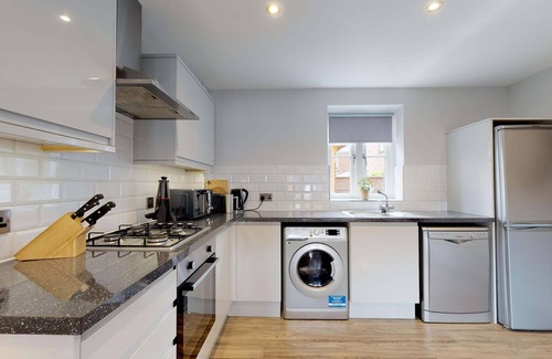 Whitnash Apartment | The Warwick Suite Dunara 8 | Leamington Spa Holiday Lets | 2 Beds & Sleeps 3