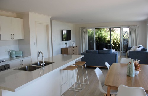 Port Elliot House | "The Watson" Port Elliot