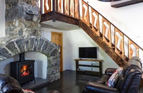Kinvara Cottage | THE WELL HOUSE, pet friendly in Kinvara, County Galway