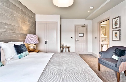 Stratfield Turgis Hotel | The Wellington Arms