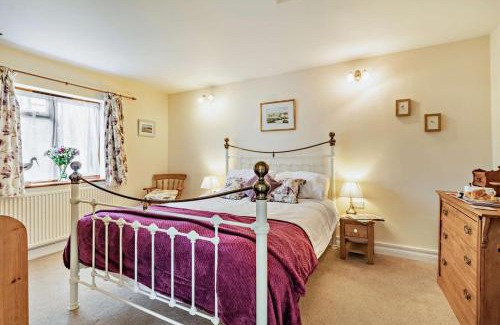 Halesworth House | The White Horse Cottage