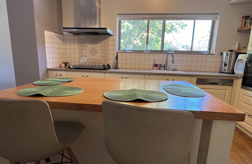 Zikhron Ya'aqov Villa | The White House - the search for True kosher experience