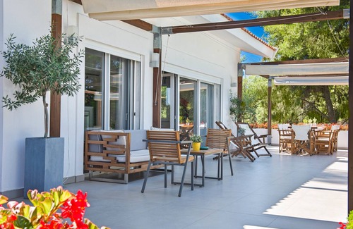 Sane Villa | The White Villa At Sani