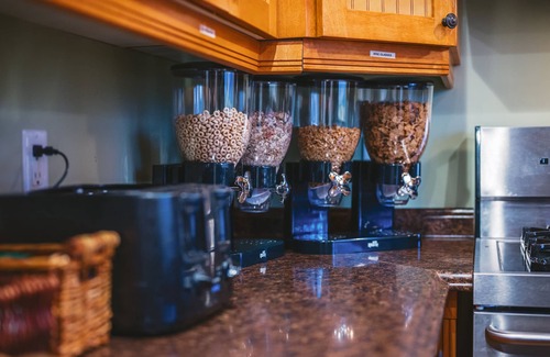Whitewater Region Hotel | The Whitewater Inn