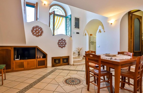 Amalfi Apartment | The Window to the sky