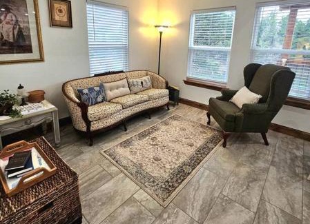 Guthrie House | The Wren's Nest Lake Cottage