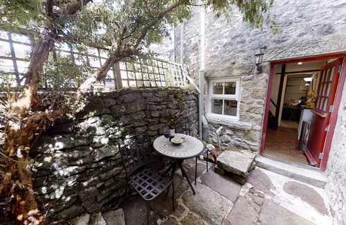 Youlgreave Cottage | Thimble Cottage, Youlgreave lovely stone cottage for 2 with Woodburner and Wifi